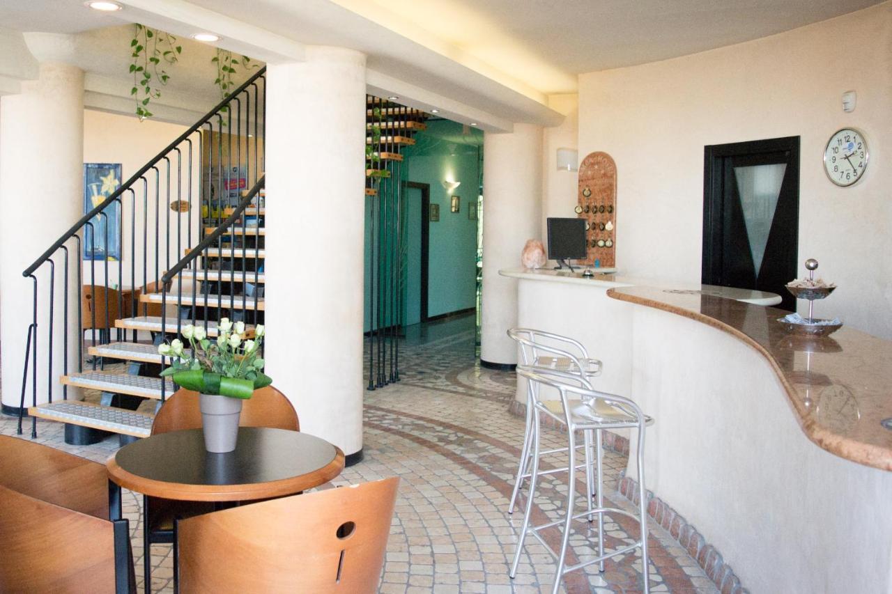 Amba Hotel Rimini Eksteriør bilde
